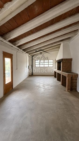 Foto 6601c27e-a5d4-405a-a97b-609cdc211342. Casa amb calefacció aparcament a Centre Vidreres