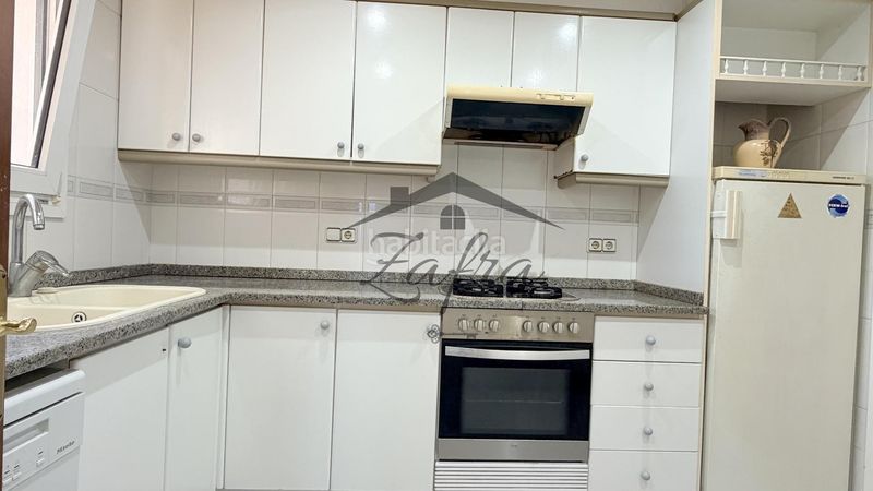 Foto c96892e3-3024-42d1-9059-8f7236b8a01f. Casa amb calefacció aparcament a Centre Vidreres