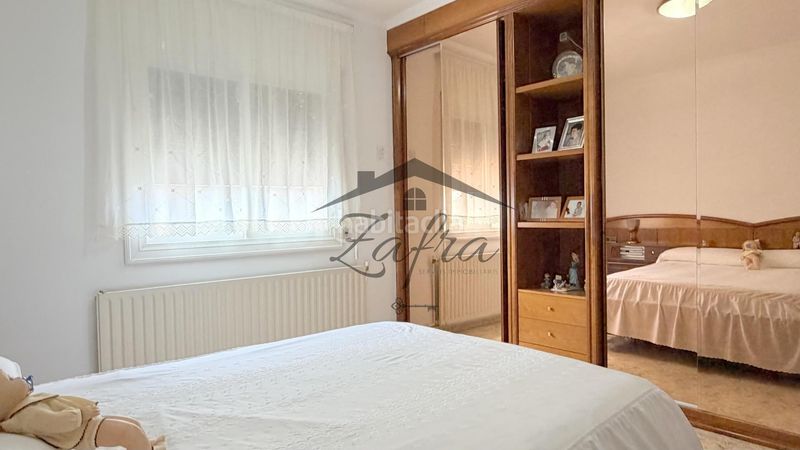 Foto f837fb76-c0ba-4418-b2c2-90b3bbd388e7. Dúplex amb calefacció a Centre Vidreres