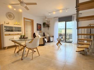 Duplex à Breda. Dúplex en venta en breda