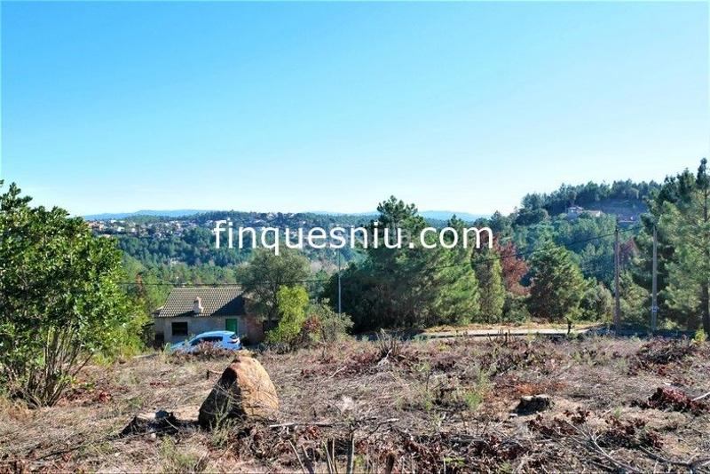 Foto 10f8394a-7017-42d5-a609-00cbf78536fa. Residential plot in avinguda de argimont 12 in Riudarenes