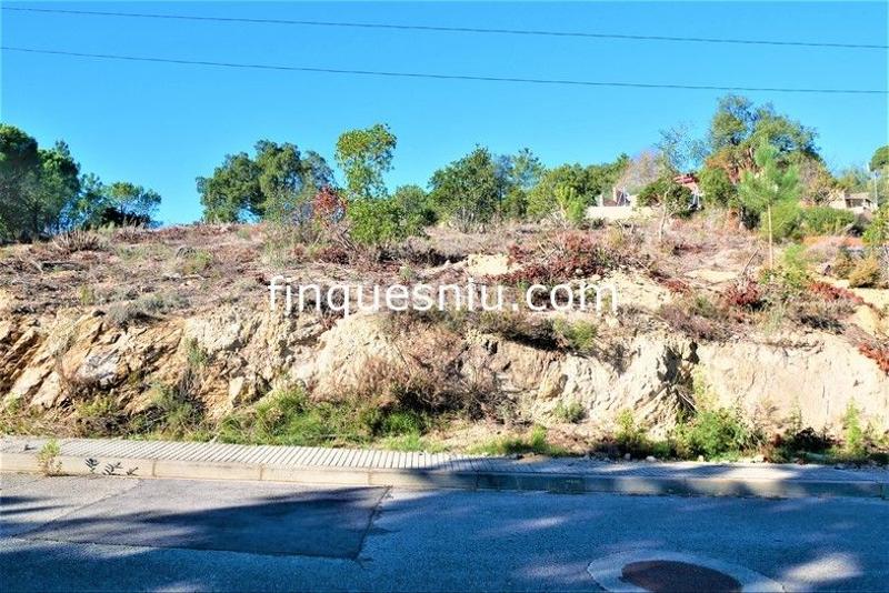 Foto 6e38aac3-828c-4ec6-b43e-2d5622a09003. Residential plot in avinguda de argimont 12 in Riudarenes