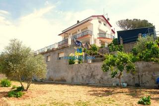 Chalet in Carrer amer 26