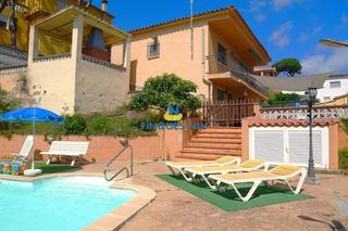 Chalet in Avinguda de tordera 29