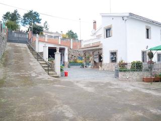Chalet à Carrer farigola 16. Encantadora propiedad en can fornaca