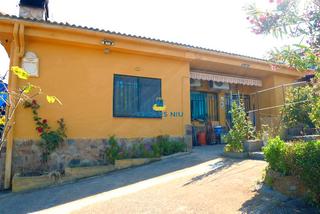 Xalet  Carrer can cua. Bonita casa en urbanizacion maçanet de la selva
