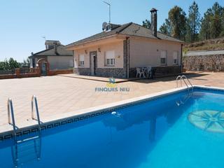Xalet a Riudarenes. Casa en venta en urba de riudarenes