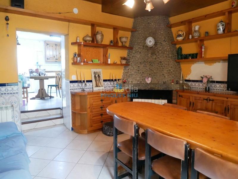 Foto 80bbf4ec-ebd8-4775-b626-b813fe7d7c3b. Chalet en carrer del freixe 5 te gustaría vivir en una masiá con la comodidad de tenerlo todo a mano, pues esta es tu oportunidad. en Sils