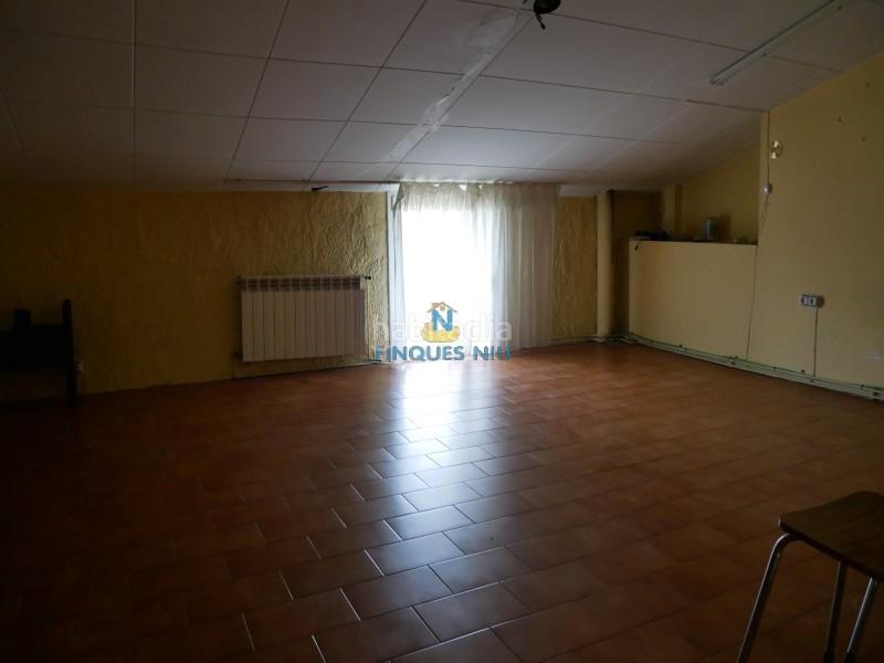 Foto ad72e469-aba6-41e7-8ed3-b759cc881956. Chalet en carrer del freixe 5 te gustaría vivir en una masiá con la comodidad de tenerlo todo a mano, pues esta es tu oportunidad. en Sils