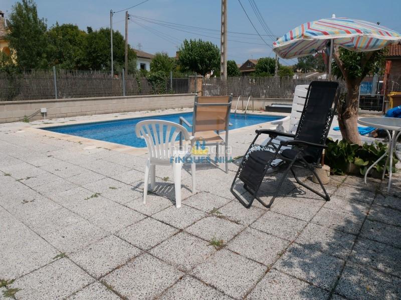 Foto b89af31a-c6d4-43ca-b13e-5a6a3e754f57. Chalet en carrer del freixe 5 te gustaría vivir en una masiá con la comodidad de tenerlo todo a mano, pues esta es tu oportunidad. en Sils