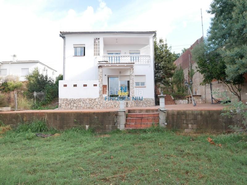 Foto 11ae7860-0dd2-4dea-949d-57841fd044c4. Casa a carrer tulipà 4 a Aiguaviva Parc Vidreres