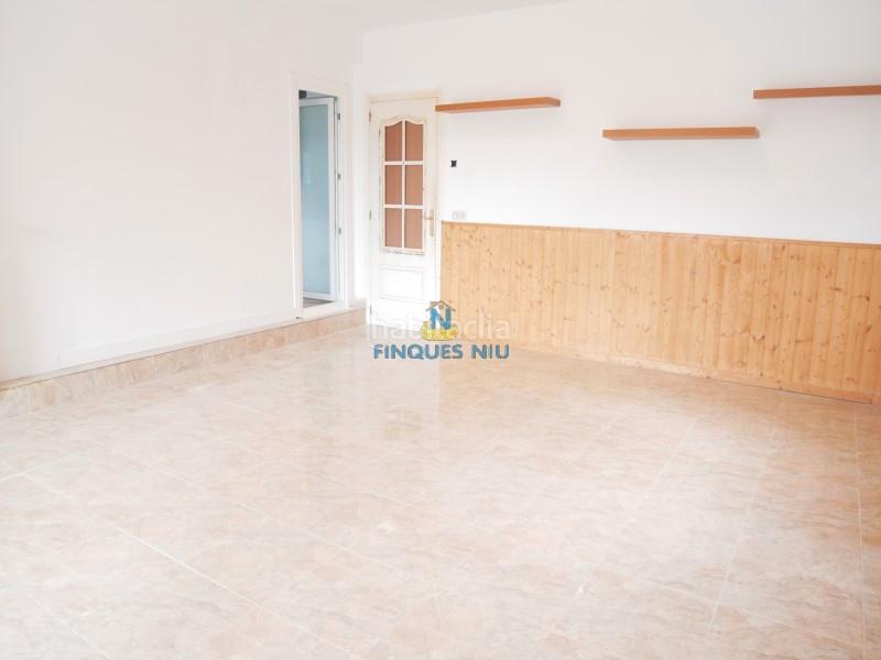 Foto ab3d5ef9-8b56-4ce8-9b48-fd991153f9f7. Casa a carrer tulipà 4 a Aiguaviva Parc Vidreres