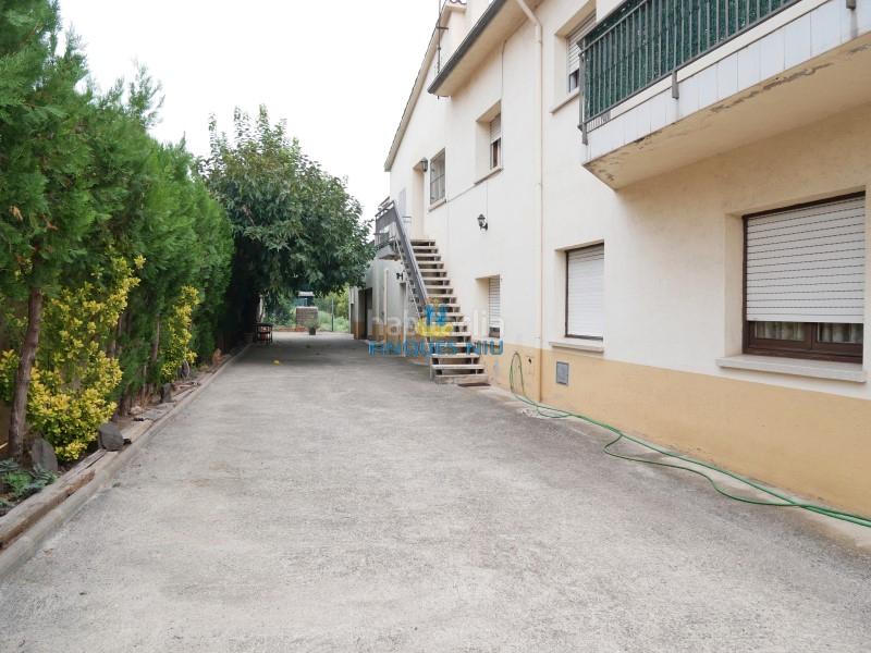 Foto 30541ee5-40b5-491f-bb8e-37e336ce056a. Xalet amb xemeneia aparcament a Maçanet de la Selva poble Maçanet de la Selva