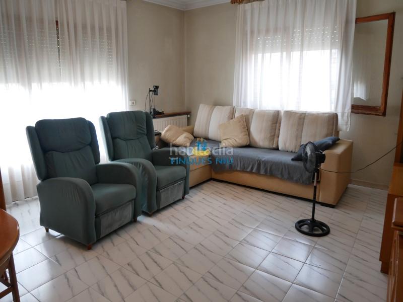 Foto 5be2aa31-a4cf-4306-92e1-c95da52cc9d1. Xalet amb xemeneia aparcament a Maçanet de la Selva poble Maçanet de la Selva