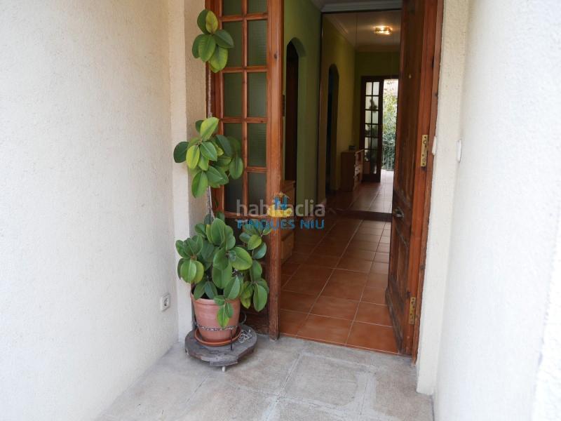 Foto ae550c95-24b7-472e-a40c-6532f64a6394. Xalet amb xemeneia aparcament a Maçanet de la Selva poble Maçanet de la Selva