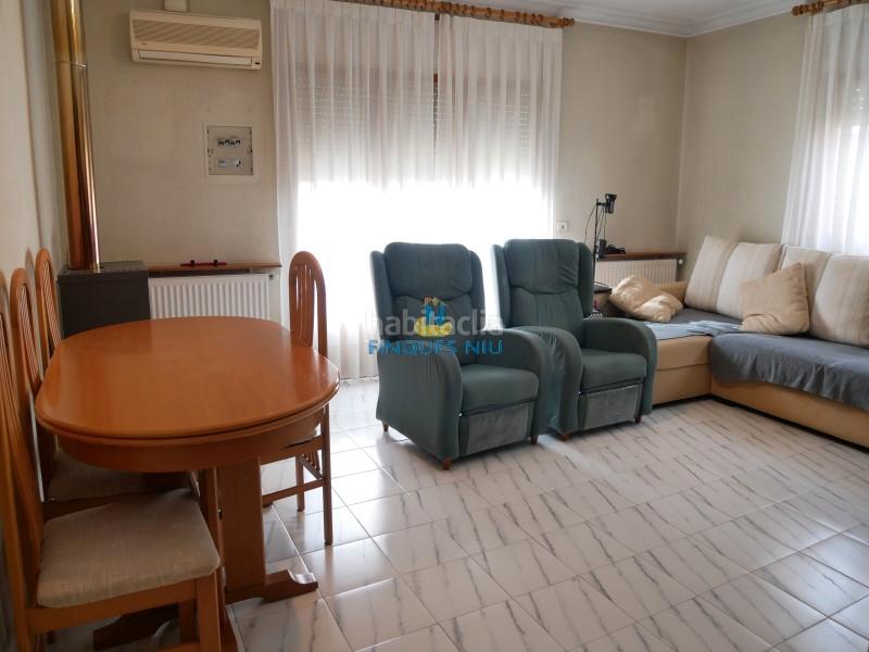 Foto ceb5f815-85c1-42f9-953e-279502f53a47. Xalet amb xemeneia aparcament a Maçanet de la Selva poble Maçanet de la Selva