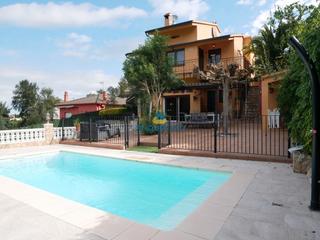 Chalet  Carrer de sant pol. Casa chalet en montbarbat maçanet de la selva