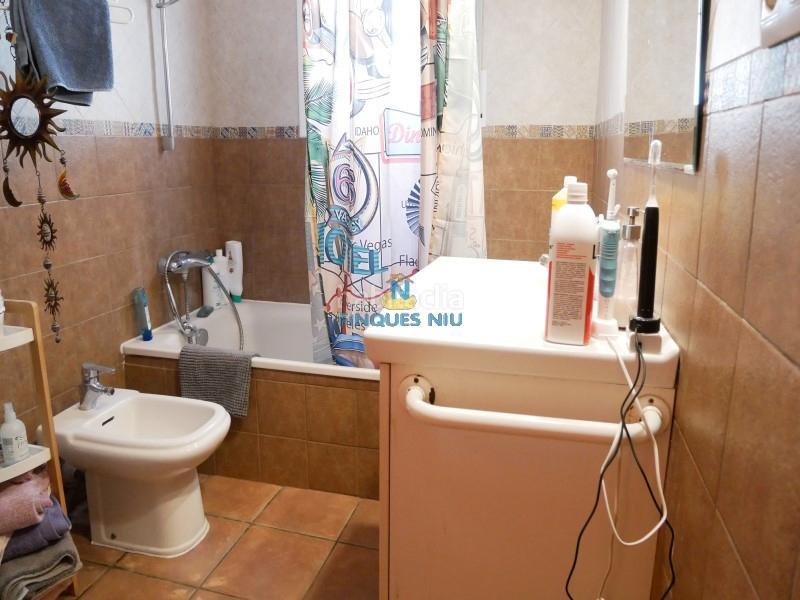 Foto d34cb705-a401-46f9-906f-3b6380827354. Chalet avec cheminée chauffage parking piscine dans Vidreres