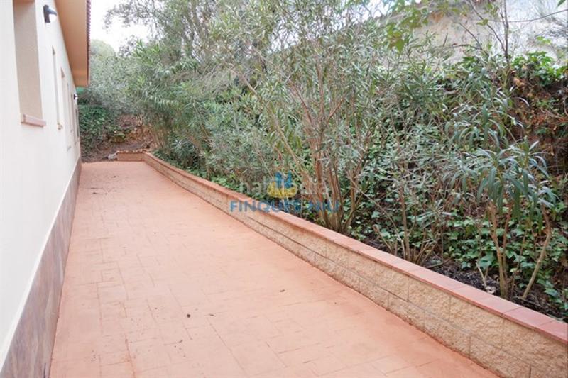 Foto 50718f5b-05b5-4bf5-9c82-4121825108dc. Chalet con camino parcheggio in La Goba Vidreres