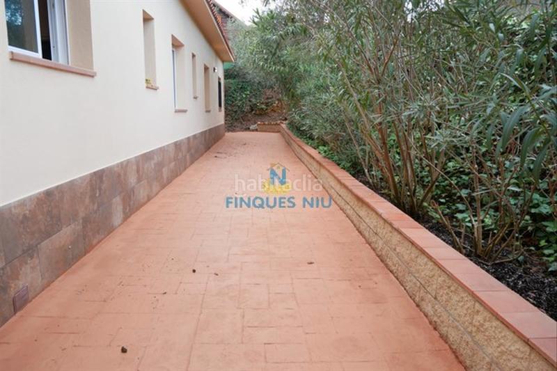 Foto ae989835-9a00-4400-84aa-d02cd644e315. Chalet con camino parcheggio in La Goba Vidreres