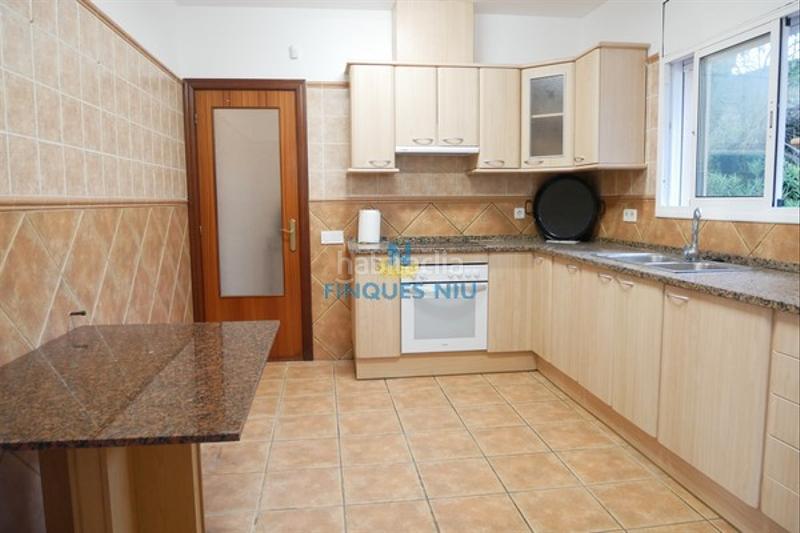 Foto c3ca78e0-1641-4adf-b1f8-2d418082474c. Chalet con camino parcheggio in La Goba Vidreres