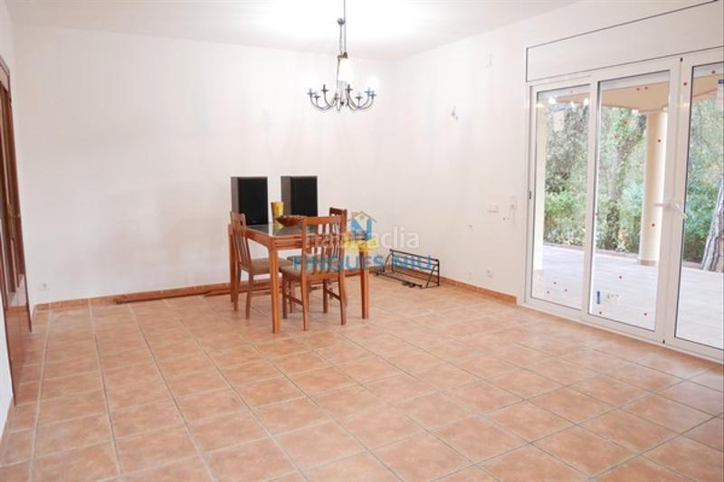 Foto e53c47d8-38dd-4d78-a864-9587d6ec57e0. Chalet con camino parcheggio in La Goba Vidreres