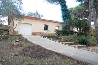 Xalet  Carrer riu segre. Tu refugio perfecto en la goba  vidreres