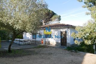 Chalet  Carrer de sant pol. Casa en montbarbat, maçanet de la selva