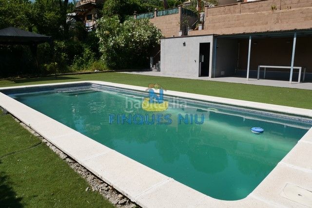 Foto 67c4d22c-c798-49ff-81dc-2748a2755544. Xalet a Massanes