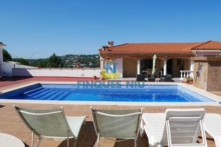 Chalet  Avinguda rafael albertí. Ref. 2080 – exclusiva propiedad con dos viviendas, 1 apartamento
