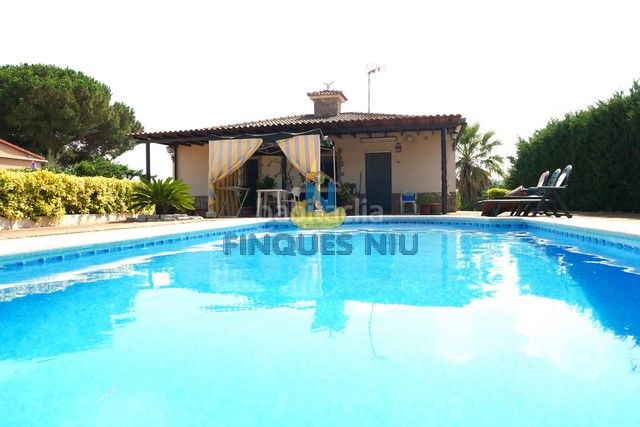 Foto 40edc5ef-a9b7-4d1e-b238-a4b3a99c378a. Xalet amb calefacció aparcament piscina a Lloret Residencial - Montlloret Lloret de Mar