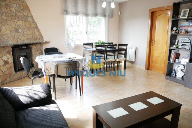 Foto 4b29dd8f-108a-47eb-8f44-22a398342c1e. Xalet amb calefacció aparcament piscina a Lloret Residencial - Montlloret Lloret de Mar