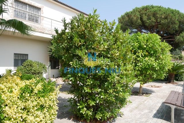 Foto f0bd2bc8-e1b4-49e0-bf5d-58ba45a5223f. Xalet amb calefacció aparcament piscina a Lloret Residencial - Montlloret Lloret de Mar