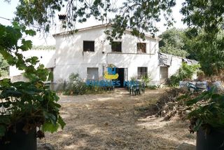 Casa in Terrafortuna - Puig Ventós. Masía con encanto, 2,4 hectáreas de terreno y un potencial infin
