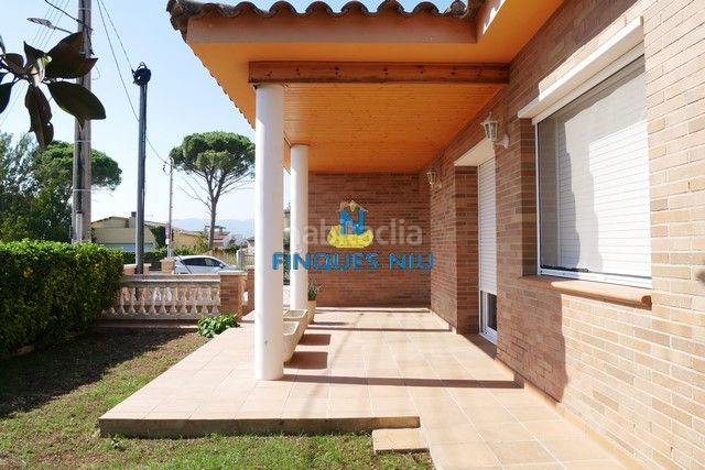 Foto 9a7d6e13-32a2-4c92-8199-04ac851e04ad. Xalet amb calefacció aparcament piscina a Sils