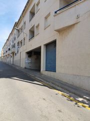 Alquiler Parking coche en Carrer llavia i serra, 2. Plaza de garaje de 16 metros