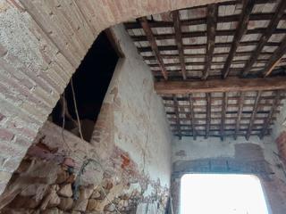 Casa a Carrer de la coma 22. Antiguo granero construido sobre un terreno, actualmente urbano,