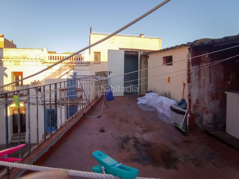 Foto 3743197d-dbc5-4537-b2dd-d405467f749e. Casa amb xemeneia a Eixample Sant Feliu de Guíxols