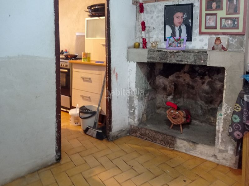 Foto 38f29307-33e4-4a57-b74c-bbe4fde2c9cd. Casa amb xemeneia a Eixample Sant Feliu de Guíxols