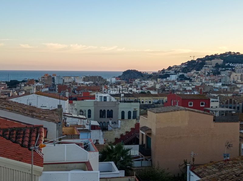 Foto 3a47c8de-7916-4bef-9dce-2e06a6dfd95f. Casa amb xemeneia a Eixample Sant Feliu de Guíxols