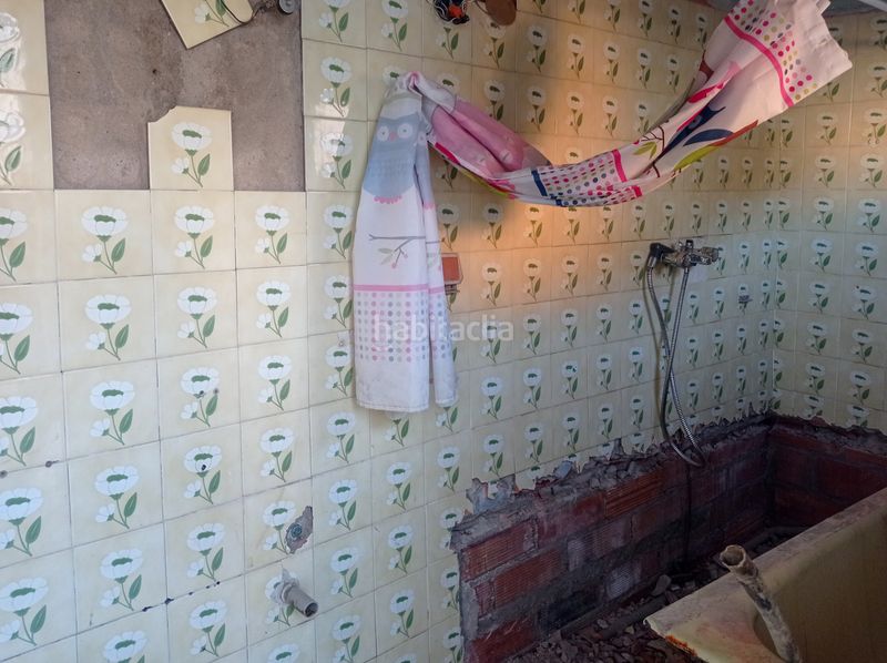 Foto 5dcebc99-b114-42b5-93b1-4c0bb3ef0727. Casa amb xemeneia a Eixample Sant Feliu de Guíxols