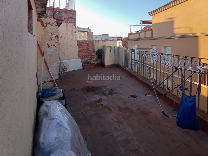 Foto 8aa1a3f2-318a-4ed9-b21d-bb404eaaa47a. Casa amb xemeneia a Eixample Sant Feliu de Guíxols