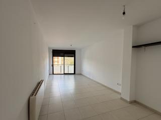 Pis  Carrer almogàvers. Piso con 2 dormitorios, 2 baños y ascensor del 2008