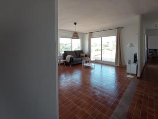 Pis  Avinguda del cavall bernat. Apartamento con terraza y vistas al mar  cavall bernat, platja