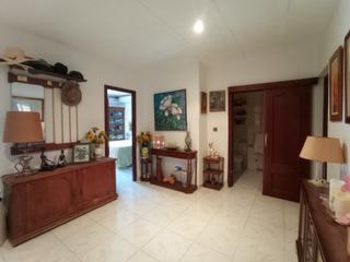 Attique  Carrer de valència. Piso con terraza y trastero en calle valencia