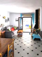 Xalet  Carrer fonoll. Casa con jardín privado a 300 m de la playa en riells