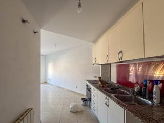 Etagenwohnung  Carrer almogàvers. Piso del 2008 con balcón y ascensor en zona tranquila de olot