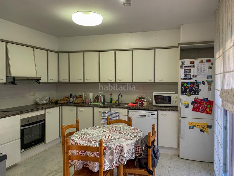 Foto 0c6e88c3-4c41-48c5-bc2c-e50594fcea3a. Maison jumelée avec chauffage parking dans Olot