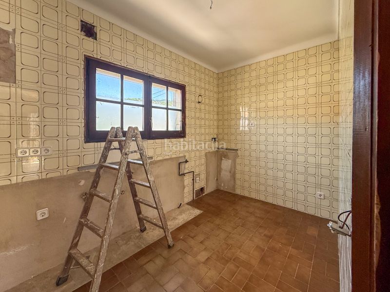Foto 17cf4d5d-8d0e-41b6-a0f1-24a2d67c3e3b. Casa adosada casa de pueblo pareada con jardín privado y gran potencial de reforma en Castell d´Aro