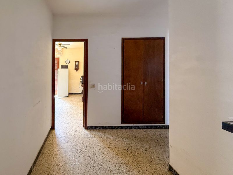 Foto 4b50121b-6b7a-48c6-93c7-489a7a3ac9b4. Casa adosada casa de pueblo pareada con jardín privado y gran potencial de reforma en Castell d´Aro